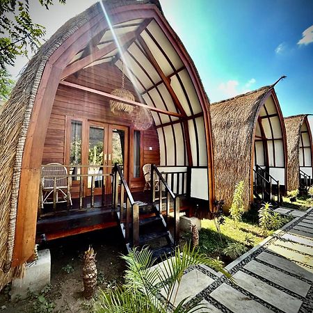 Damai Bungalows Maluk Eksteriør billede
